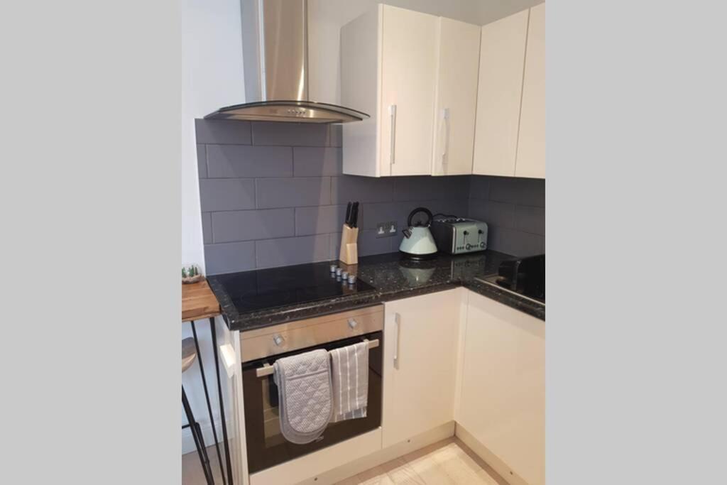 St Ives Apartment Private Parking With Garden 10 Minute Walk Into Town And Beach מראה חיצוני תמונה