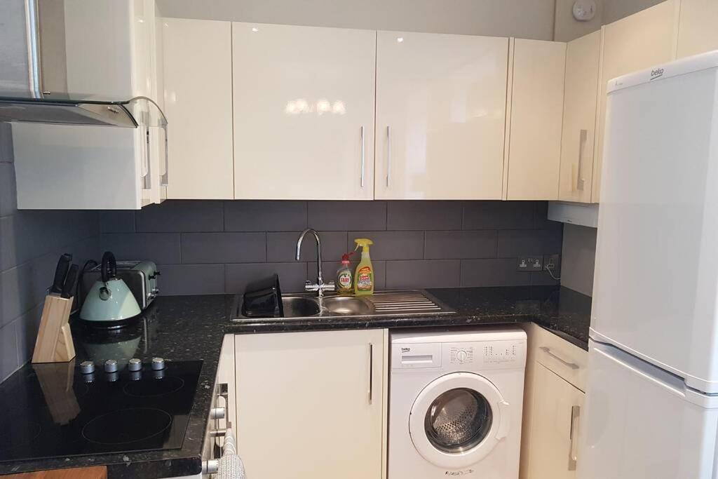 St Ives Apartment Private Parking With Garden 10 Minute Walk Into Town And Beach מראה חיצוני תמונה