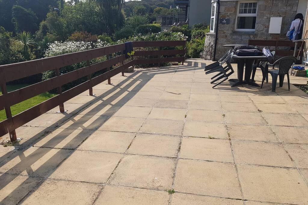 St Ives Apartment Private Parking With Garden 10 Minute Walk Into Town And Beach מראה חיצוני תמונה