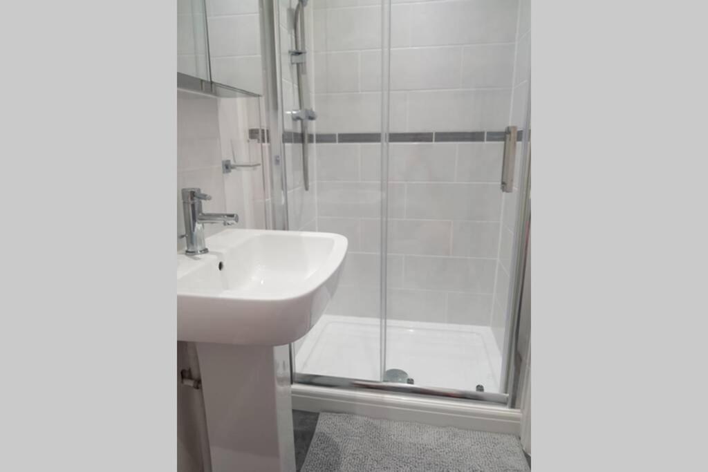 St Ives Apartment Private Parking With Garden 10 Minute Walk Into Town And Beach מראה חיצוני תמונה